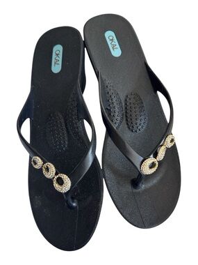 Oka-B Joy Women's Black Wedge Flip-Flop Sandals with Rhinestone Detail. Size M/L